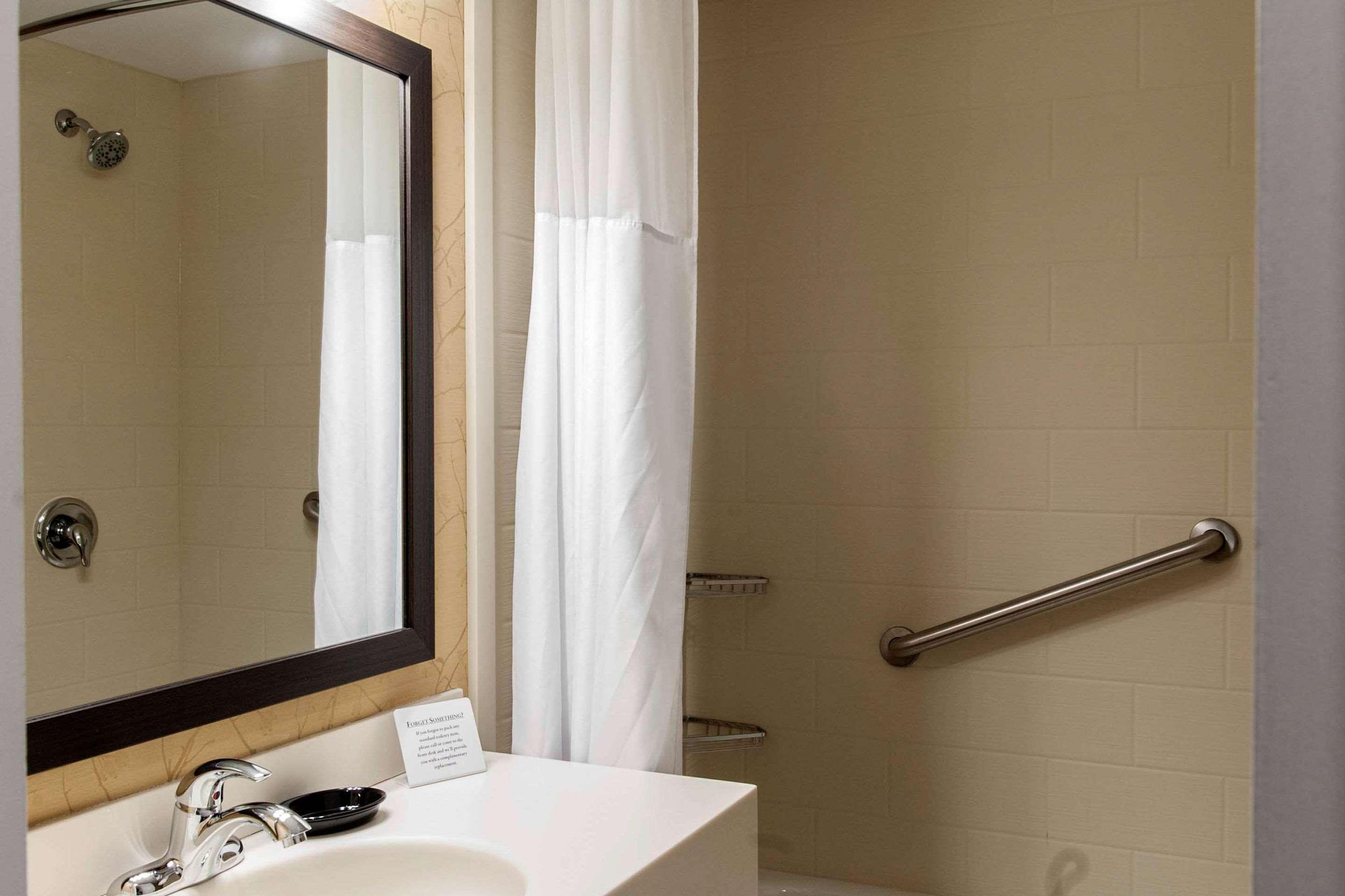 Quality Hotel & Suites Gander Exterior photo
