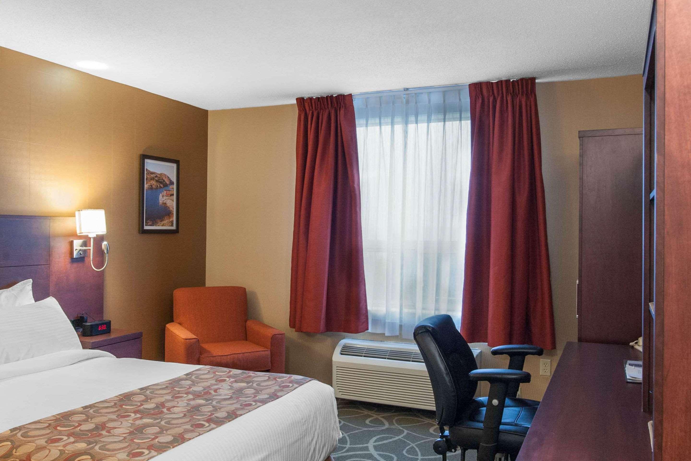 Quality Hotel & Suites Gander Exterior photo
