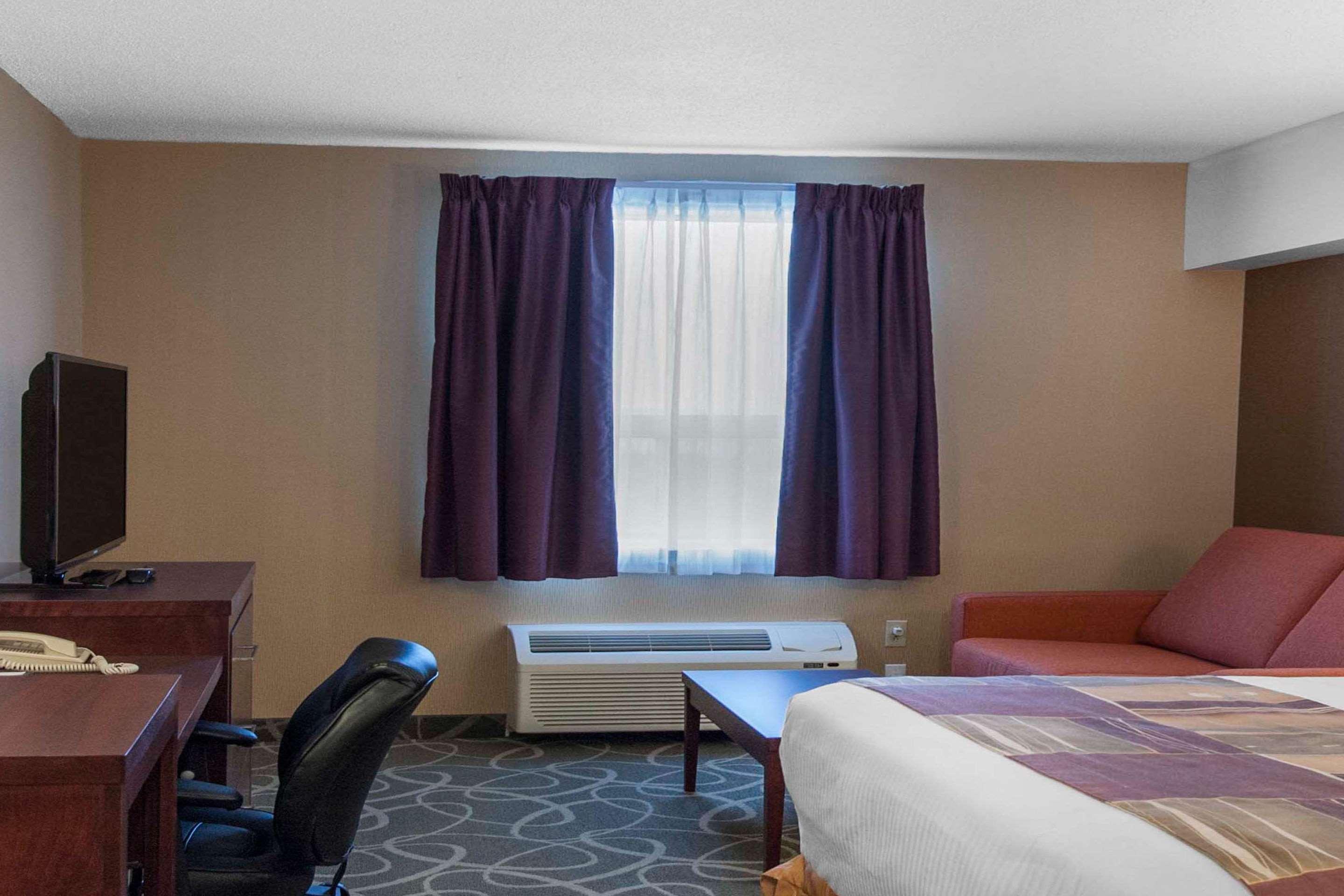 Quality Hotel & Suites Gander Exterior photo