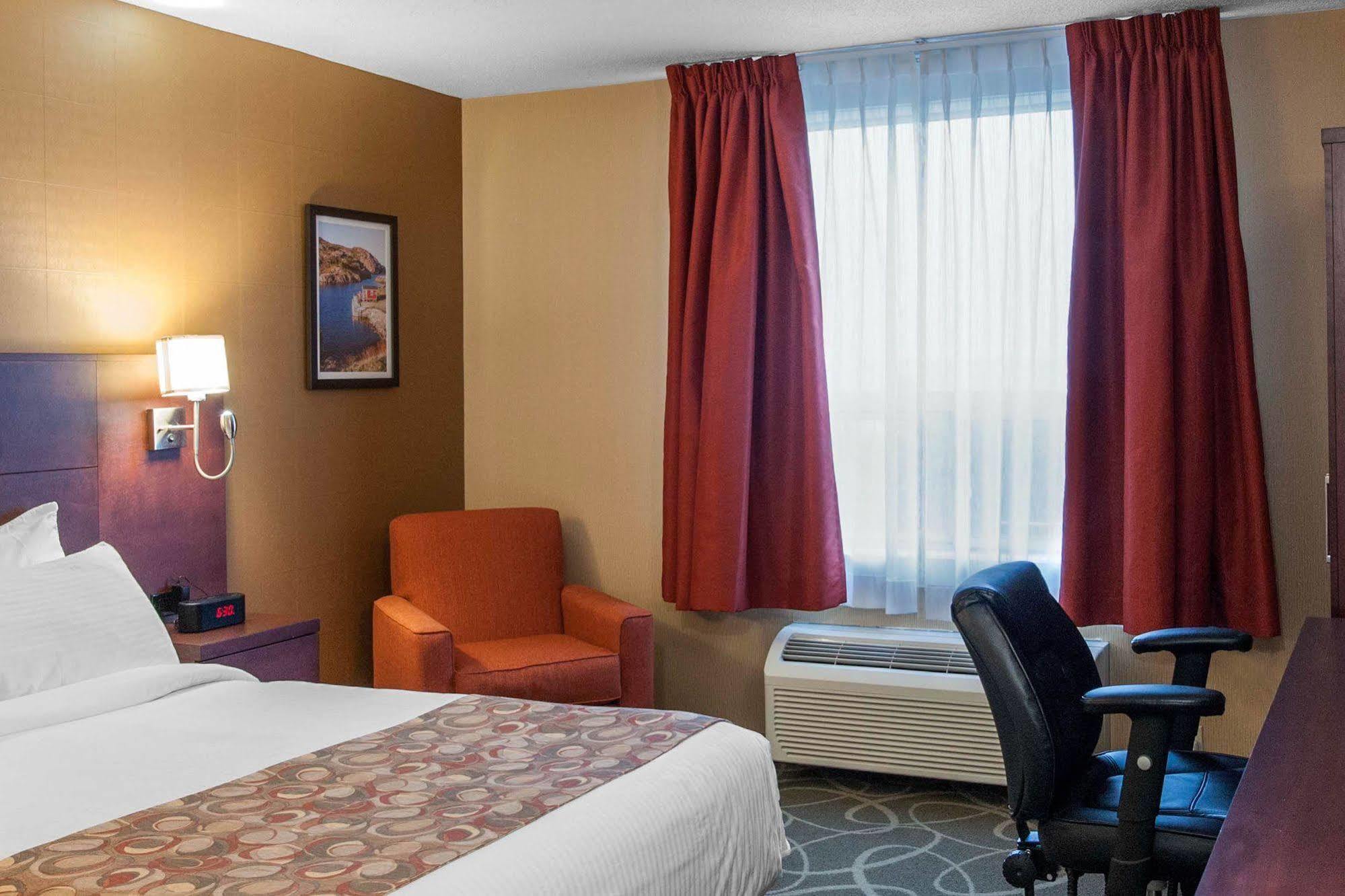 Quality Hotel & Suites Gander Exterior photo